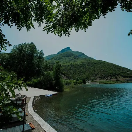 Apartman Koman_lakeview_apartments *